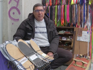 Муја, последњи чистач ципела у Београду – четири деценије на истом ћошку, од Паје Вуисића до Ђорђа Марјановића