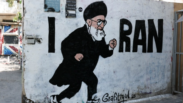 Тешки дани за ајатолаха Хамнеија – демонстрације у Ирану, претње из САД и Израела