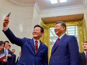 Селфи дипломатија председника Јужне Кореје – на столу у Пекингу и поп музика и односи са Пјонгјангом