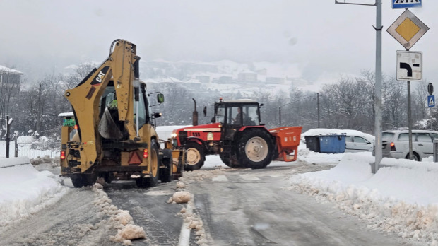 Ледени дан у Србији, у Лозници се стање са снабдевањем струјом стабилизује