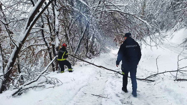 Ванредна ситуација у 11 општина – без струје неколико хиљада домаћинстава, ради се на стабилизацији снабдевања