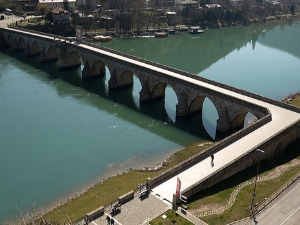 Родославци: Дрина – где вода памти, а време ћути