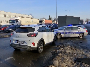 Више несрећа на Пупиновом мосту, саобраћај према Борчи обустављен