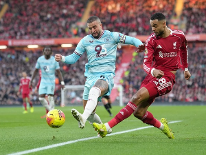 Ливерпул наставља да ниже ремије, Барнли изненадио на "Енфилду"