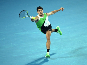 Алкараз подигао радну температуру, Волтон без шансе