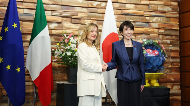  Мелони и Такаичи за палицом ловца-бомбардера будућности