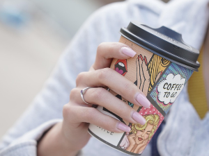 Кафа или напитак са микропластиком – од чега су картонске чаше