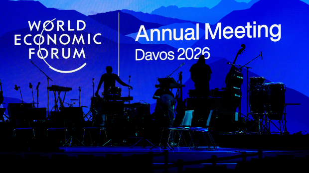 Како тумачити поруке из Давоса?