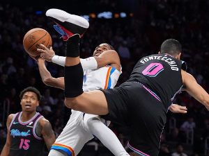 Мајами после драме срушио шампиона, Јовића издао шут