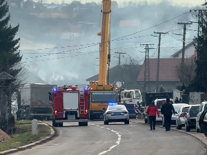 Судар два камиона у Лозници, страдао радник градске чистоће