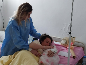 Уручен поклон од 500 евра првој српској беби рођеној у Новој години на КиМ