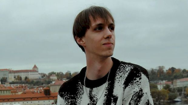 Бунт: Полски, преслушавање албума "Емоције"