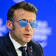 „Топ ган“ Макрон – зашто је француски председник у Давосу носио наочаре за сунце