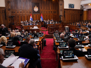 Наставак седнице Скупштине, посланици расправљају о амандманима на предложене законе