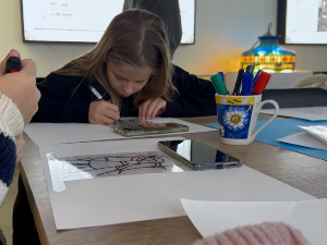 Сомбор: Радионица за младе у свету светлости и стакла