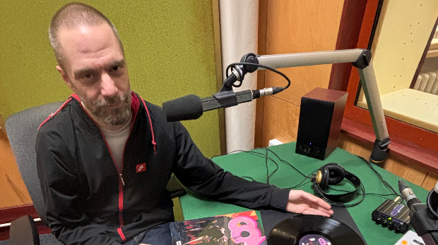 Слушај 'вамо!