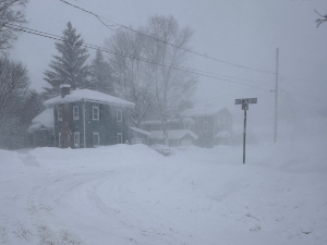 Велика зимска олуја у САД – ванредно у 16 држава, хиљаде летова отказано, без наставе у школама