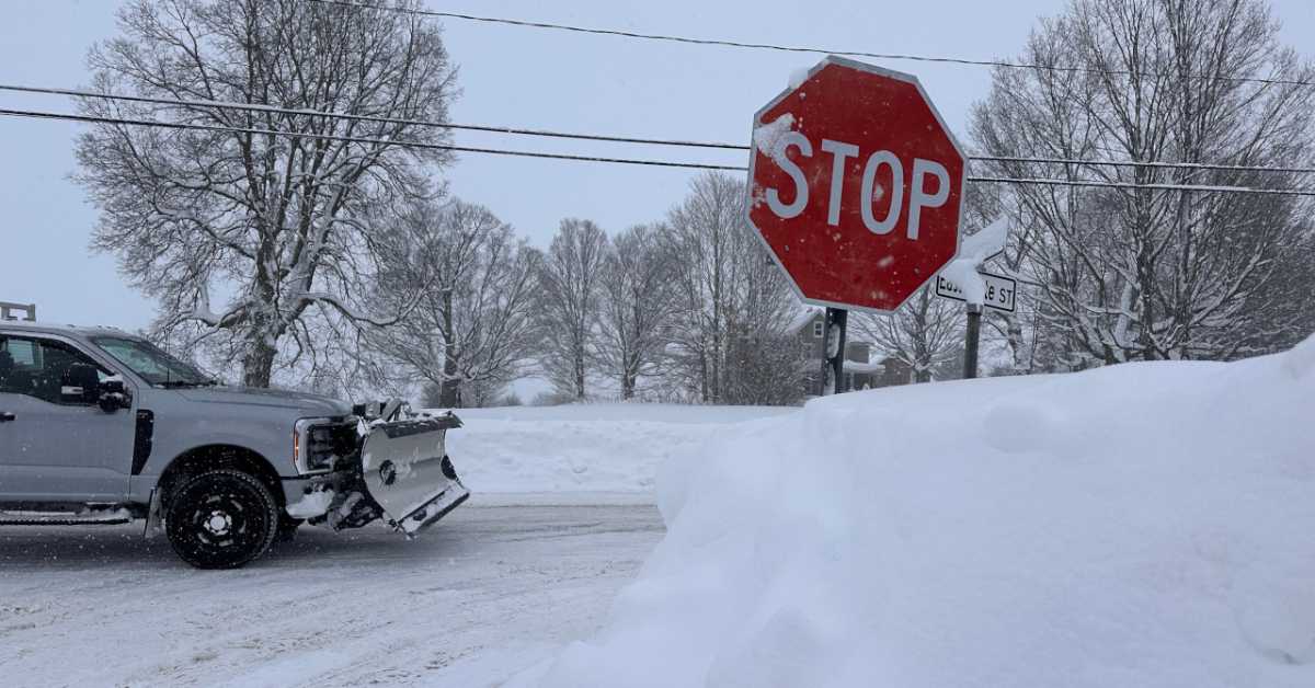 Велика зимска олуја у САД – ванредно у 16 држава, хиљаде летова отказано, без наставе у школама