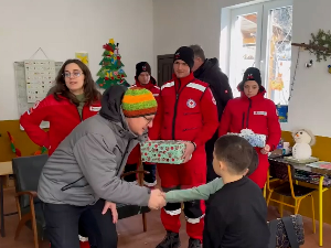 Хуманитарци из Аустрије доносе осмехе у планинска села Ивањице