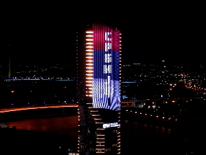 Честитка ватерполистима Србије са Куле Београд