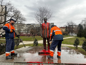 Организована акција чишћења оскрнављених споменика у Београду