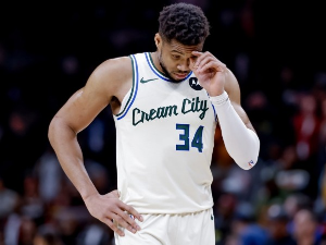 Јанис напушта Милвоки до краја прелазног рока