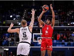 Олимпија одржава вођство, Партизан стегао одбрану