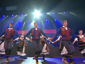 Коловођо ногом крени – ,,Хајд‘ поведи весело‘‘- Игре из Србије