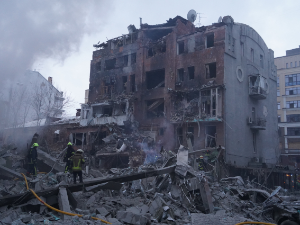 Зеленски: Праведно да новац од продаје "Челсија" добије Кијев; више од хиљаду возила испред Кримског моста