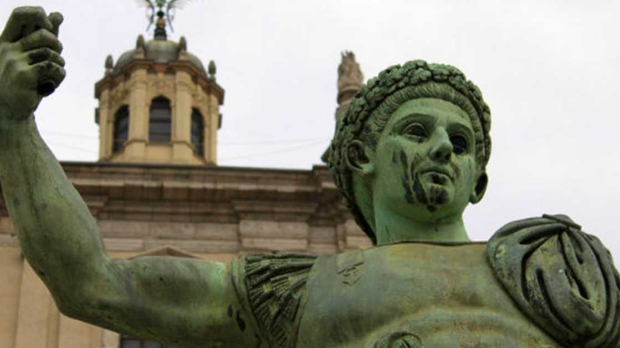 "313": Два цара, два Бога, 1. еп.