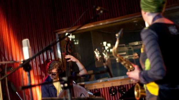 Студио 6: Heliocentric Counterblast  (R)