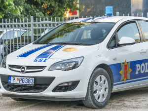 Опсадно стање у Котору, у току полицијске рације и претреси вила