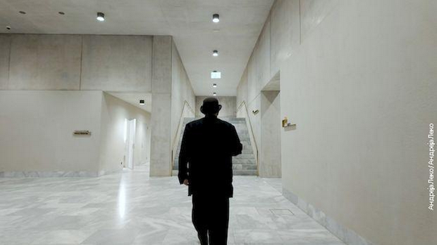 Авангарда, језик лудости: У зениту, 2-10 