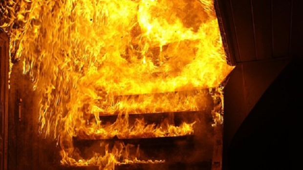 Од варнице до фаталног пожара за минут –  снимање за мреже уместо евакуације пут до трагедије