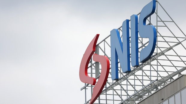 Вучић разговарaо са руководством мађарског МОЛ-а о могућности куповине НИС-а