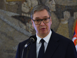 Вучић честитао Божић: Народ који познаје и поштује своје корене одлучно гледа у будућност