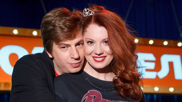 Небојша Челик шоу:	 Плаво за бату, розе за секу