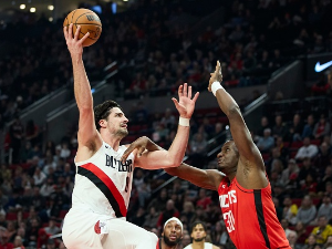 Исон закаснио, Портланд предвођен Авдијом у одличној серији 