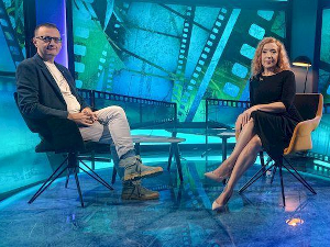 Заводљива телевизија - Креатори серија: ТВ серијe по романима Мир Јам 