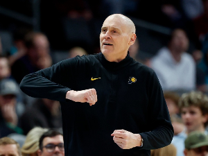 Индијана прекинула серију пораза и донела Карлајлу хиљадиту победу