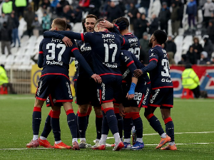 Звезда преузела прво место, Чукарички намучио црвено-беле