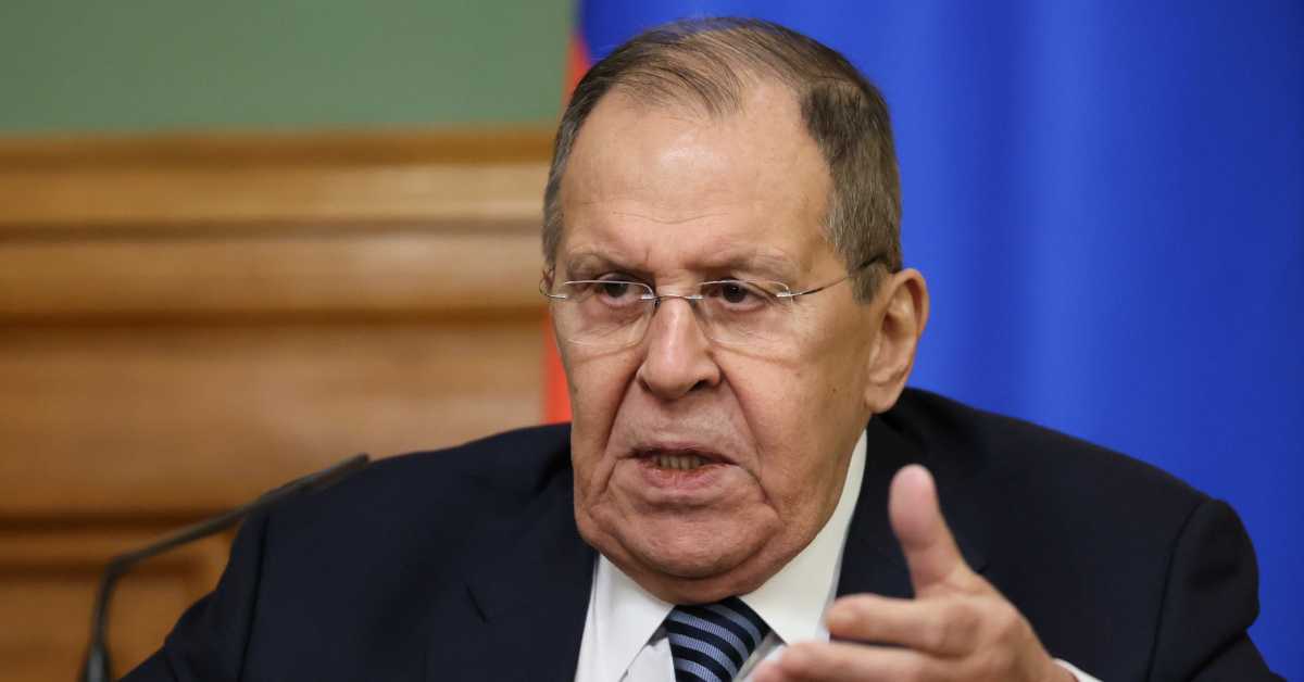 Лавров: Европа гура Украјину у рат и покушава да посвађа Русију и САД