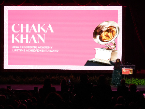 Чака Кан, Шер, Витни Хјустон и Фела Кути добили Греми награде за животно дело