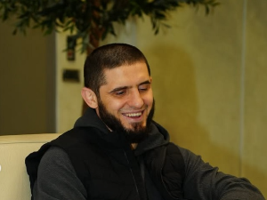 УФЦ шампион Ислам Махачев дочекан у Београду