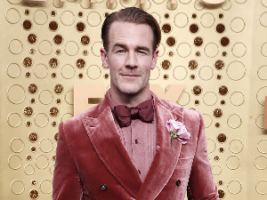 Преминуо Џејмс ван дер Бик, звезда серије „Досонов свет“