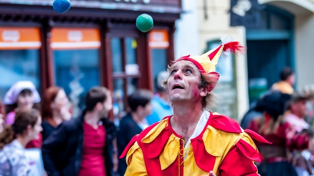 Говори да бих те видео: Кловн и балони