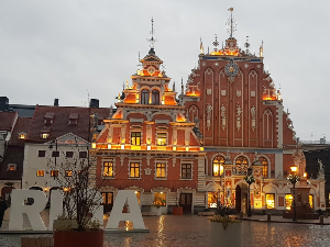 Рига – град црних глава, мудрих глава и црних мачака