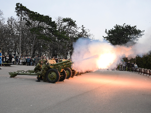 Десет почасних плотуна на Калемегдану поводом Дана државности