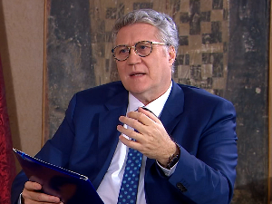 Ненад Љ. Стефановић, дипломата у новинарству одлази из РТС-а –дошао накратко, остао 21 годину