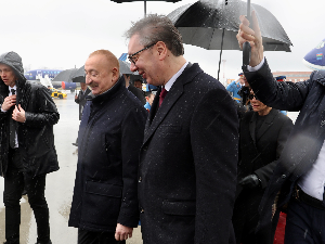  Председник Алијев стигао у посету Србији, дочекао га Вучић